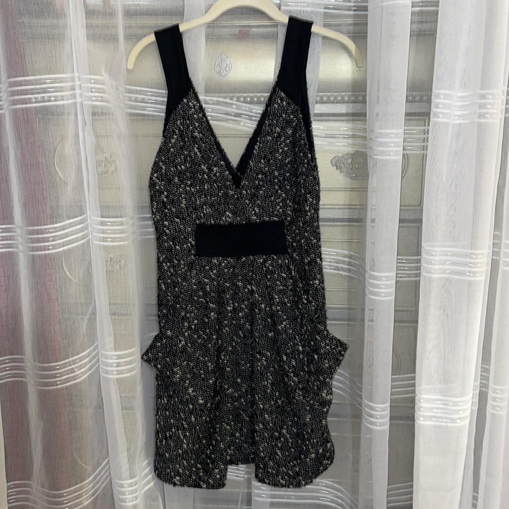 NEW size 2never worn smoke an animal free home